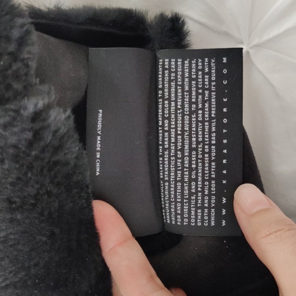 Kara black faux fur handle bag - Picture 5 of 7